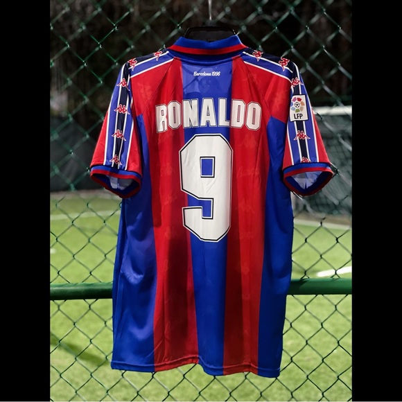 ウェア FC Barcelona 95/97 Kappa FC Ronaldo 9 Barcelona 1995/97 Away Ronaldo #9 Retro Kappa Soccer Shirt